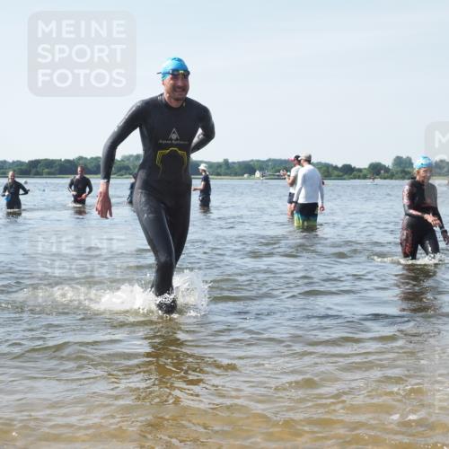 22.06.2025 - Viking Triathlon KatJ http://msf.ph/oto/8120045 22.06.2025 10:47:59 Schwimmen 190, 223, 285, 452 meine-sportfotos.de