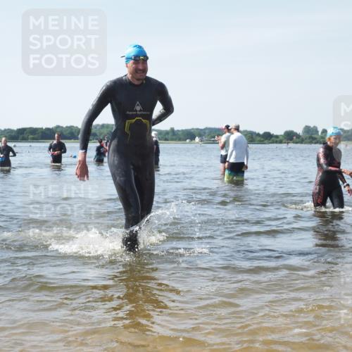 22.06.2025 - Viking Triathlon KatJ http://msf.ph/oto/8120051 22.06.2025 10:47:59 Schwimmen 190, 223, 285, 452 meine-sportfotos.de