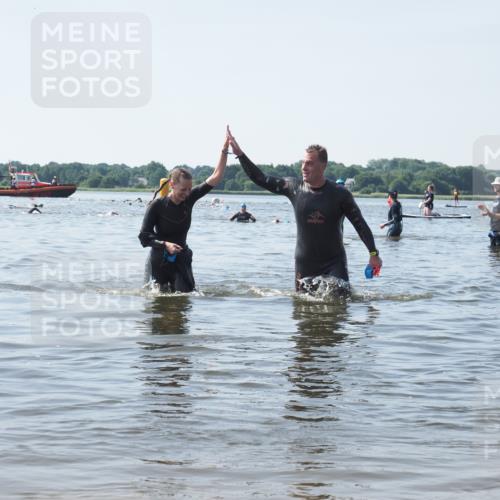 22.06.2025 - Viking Triathlon KatJ http://msf.ph/oto/8120103 22.06.2025 10:48:13 Schwimmen 37, 364, 471 meine-sportfotos.de