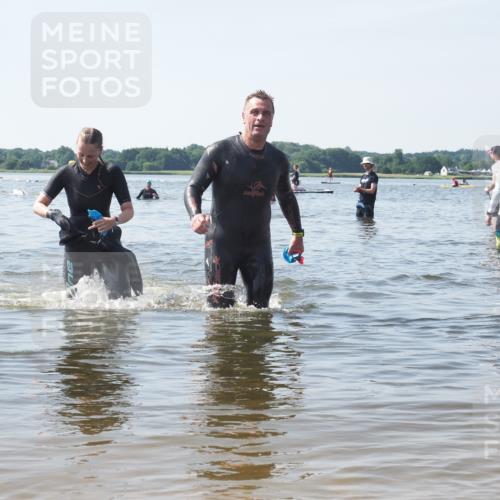 22.06.2025 - Viking Triathlon KatJ http://msf.ph/oto/8120134 22.06.2025 10:48:16 Schwimmen 37, 364, 471 meine-sportfotos.de