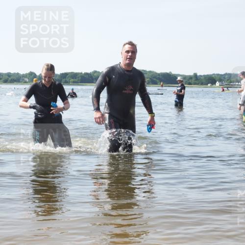 22.06.2025 - Viking Triathlon KatJ http://msf.ph/oto/8120141 22.06.2025 10:48:16 Schwimmen 37, 364, 471 meine-sportfotos.de