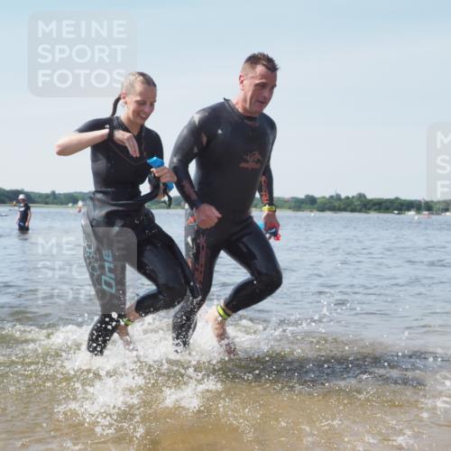 22.06.2025 - Viking Triathlon KatJ http://msf.ph/oto/8120190 22.06.2025 10:48:19 Schwimmen 37, 364, 471 meine-sportfotos.de