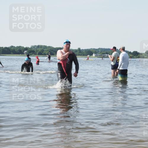 22.06.2025 - Viking Triathlon KatJ http://msf.ph/oto/8120215 22.06.2025 10:48:27 Schwimmen 471, 494 meine-sportfotos.de