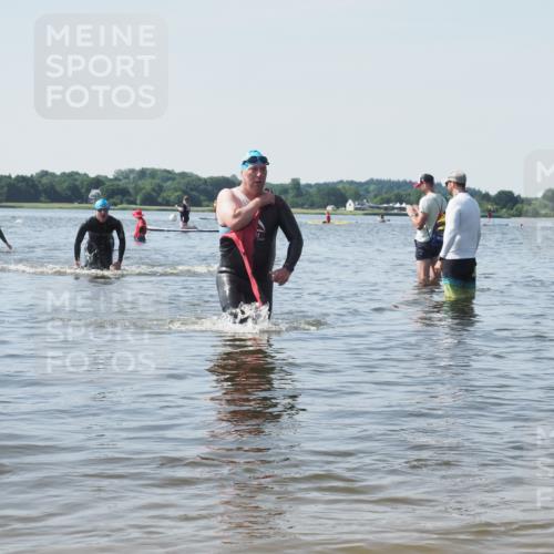 22.06.2025 - Viking Triathlon KatJ http://msf.ph/oto/8120220 22.06.2025 10:48:27 Schwimmen 471, 494 meine-sportfotos.de