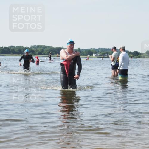 22.06.2025 - Viking Triathlon KatJ http://msf.ph/oto/8120232 22.06.2025 10:48:27 Schwimmen 471, 494 meine-sportfotos.de