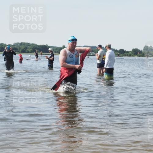 22.06.2025 - Viking Triathlon KatJ http://msf.ph/oto/8120235 22.06.2025 10:48:28 Schwimmen 471, 494 meine-sportfotos.de