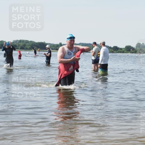 22.06.2025 - Viking Triathlon KatJ http://msf.ph/oto/8120240 22.06.2025 10:48:28 Schwimmen 471, 494 meine-sportfotos.de
