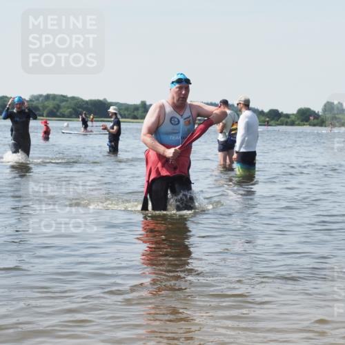 22.06.2025 - Viking Triathlon KatJ http://msf.ph/oto/8120250 22.06.2025 10:48:29 Schwimmen 412, 471, 494 meine-sportfotos.de