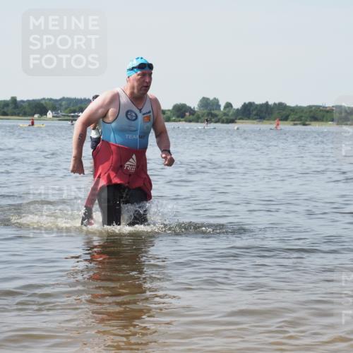 22.06.2025 - Viking Triathlon KatJ http://msf.ph/oto/8120261 22.06.2025 10:48:30 Schwimmen 412, 471, 494 meine-sportfotos.de