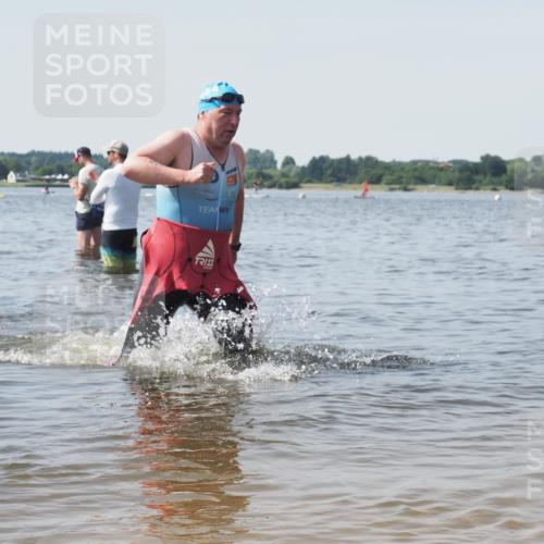 22.06.2025 - Viking Triathlon KatJ http://msf.ph/oto/8120276 22.06.2025 10:48:30 Schwimmen 412, 471, 494 meine-sportfotos.de