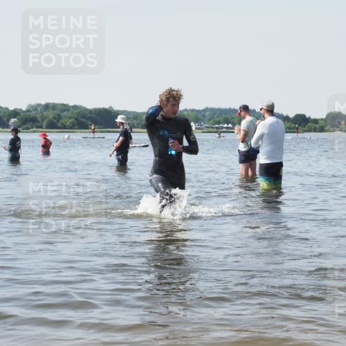 22.06.2025 - Viking Triathlon KatJ http://msf.ph/oto/8120282 22.06.2025 10:48:35 Schwimmen 412, 494 meine-sportfotos.de