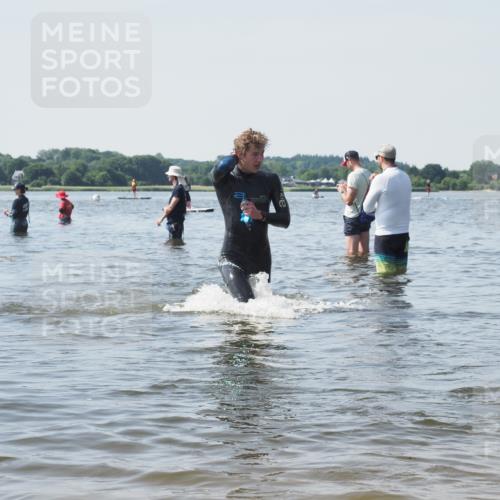 22.06.2025 - Viking Triathlon KatJ http://msf.ph/oto/8120287 22.06.2025 10:48:35 Schwimmen 412, 494 meine-sportfotos.de