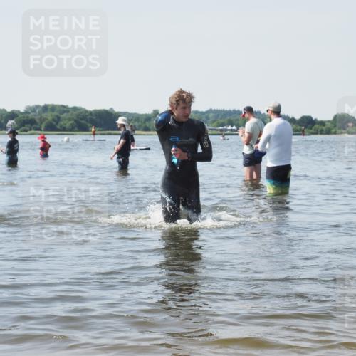 22.06.2025 - Viking Triathlon KatJ http://msf.ph/oto/8120299 22.06.2025 10:48:36 Schwimmen 412, 494 meine-sportfotos.de