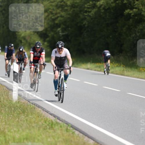 22.06.2025 - Viking Triathlon Yannick Fuchs http://msf.ph/oto/8120358 22.06.2025 11:46:56 Radfahren 48, 57, 116, 402, 640 meine-sportfotos.de