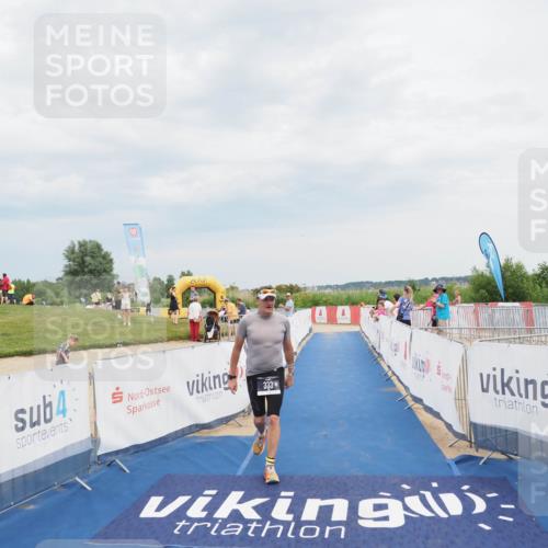 22.06.2025 - Viking Triathlon MichiJ http://msf.ph/oto/8120492 22.06.2025 17:03:32 Ziel 333 meine-sportfotos.de