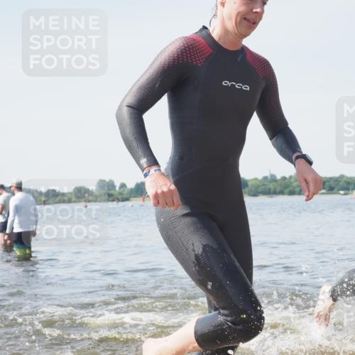 22.06.2025 - Viking Triathlon KatJ http://msf.ph/oto/8120530 22.06.2025 10:48:59 Schwimmen 166, 353, 607 meine-sportfotos.de