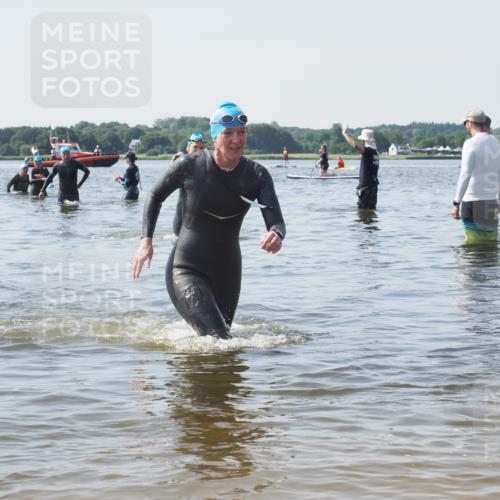 22.06.2025 - Viking Triathlon KatJ http://msf.ph/oto/8120561 22.06.2025 10:49:12 Schwimmen 64, 155, 317, 353 meine-sportfotos.de