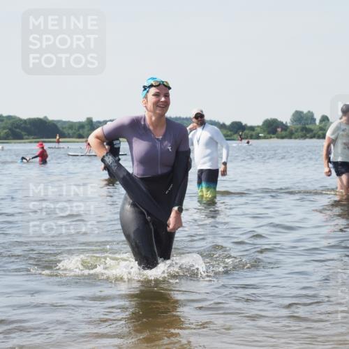 22.06.2025 - Viking Triathlon KatJ http://msf.ph/oto/8120679 22.06.2025 10:49:20 Schwimmen 64, 155, 256, 317, 321 meine-sportfotos.de
