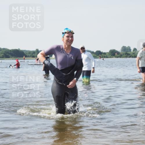 22.06.2025 - Viking Triathlon KatJ http://msf.ph/oto/8120685 22.06.2025 10:49:20 Schwimmen 64, 155, 256, 317, 321 meine-sportfotos.de