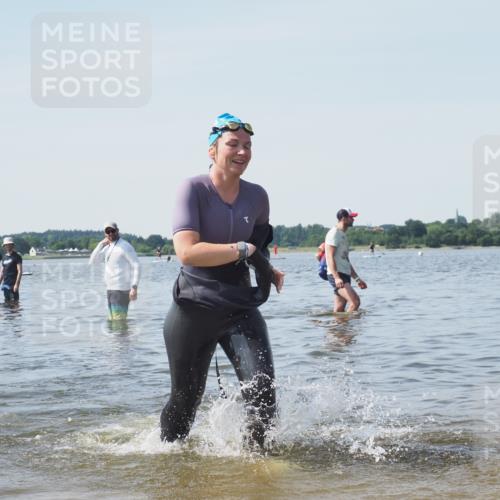 22.06.2025 - Viking Triathlon KatJ http://msf.ph/oto/8120696 22.06.2025 10:49:22 Schwimmen 64, 155, 256, 317, 321 meine-sportfotos.de