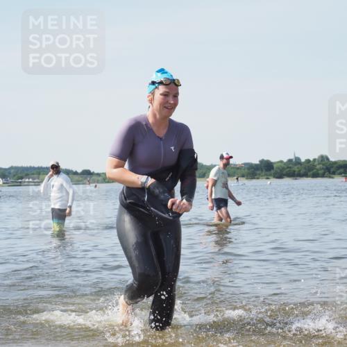 22.06.2025 - Viking Triathlon KatJ http://msf.ph/oto/8120707 22.06.2025 10:49:22 Schwimmen 64, 155, 256, 317, 321 meine-sportfotos.de