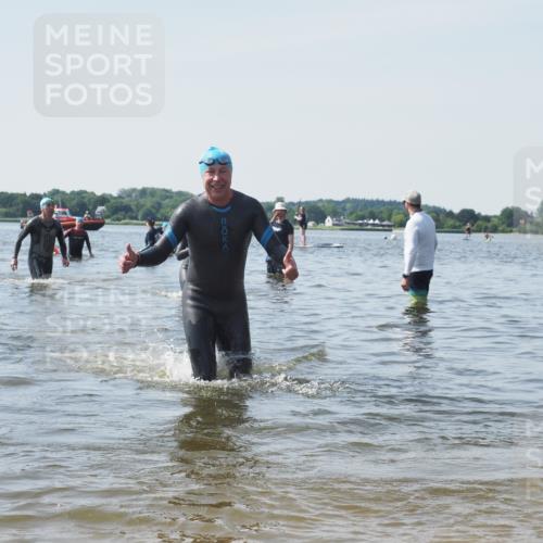 22.06.2025 - Viking Triathlon KatJ http://msf.ph/oto/8120813 22.06.2025 10:49:28 Schwimmen 64, 155, 256, 263, 321 meine-sportfotos.de