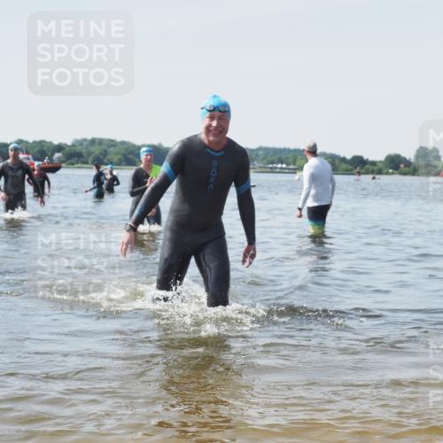 22.06.2025 - Viking Triathlon KatJ http://msf.ph/oto/8120841 22.06.2025 10:49:29 Schwimmen 64, 155, 256, 263, 321 meine-sportfotos.de