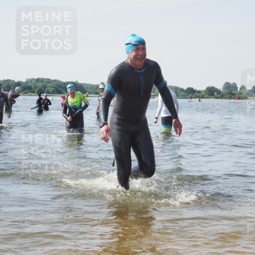 22.06.2025 - Viking Triathlon KatJ http://msf.ph/oto/8120860 22.06.2025 10:49:30 Schwimmen 64, 256, 263, 321 meine-sportfotos.de