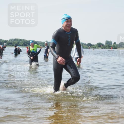 22.06.2025 - Viking Triathlon KatJ http://msf.ph/oto/8120865 22.06.2025 10:49:30 Schwimmen 64, 256, 263, 321 meine-sportfotos.de
