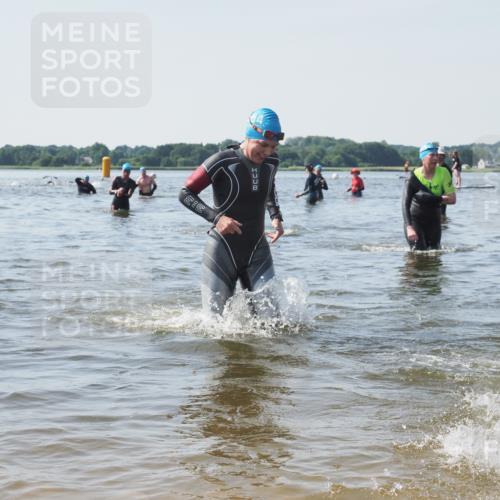 22.06.2025 - Viking Triathlon KatJ http://msf.ph/oto/8120879 22.06.2025 10:49:31 Schwimmen 64, 256, 263, 321 meine-sportfotos.de