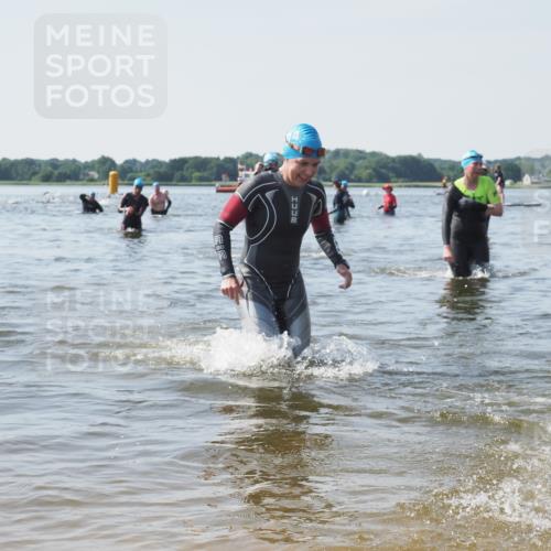 22.06.2025 - Viking Triathlon KatJ http://msf.ph/oto/8120885 22.06.2025 10:49:31 Schwimmen 64, 256, 263, 321 meine-sportfotos.de