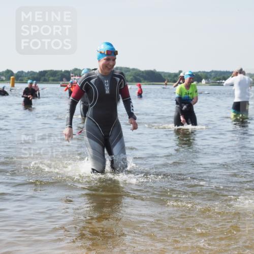 22.06.2025 - Viking Triathlon KatJ http://msf.ph/oto/8120903 22.06.2025 10:49:31 Schwimmen 64, 256, 263, 321 meine-sportfotos.de