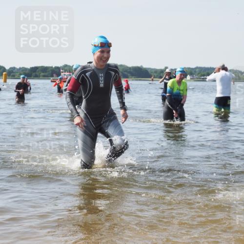 22.06.2025 - Viking Triathlon KatJ http://msf.ph/oto/8120907 22.06.2025 10:49:31 Schwimmen 64, 256, 263, 321 meine-sportfotos.de