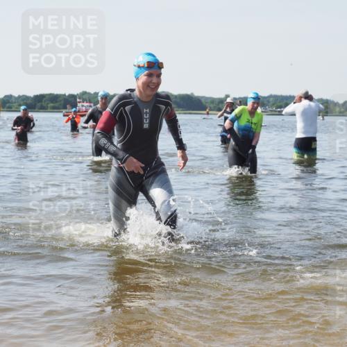 22.06.2025 - Viking Triathlon KatJ http://msf.ph/oto/8120914 22.06.2025 10:49:32 Schwimmen 64, 256, 263, 321, 453 meine-sportfotos.de