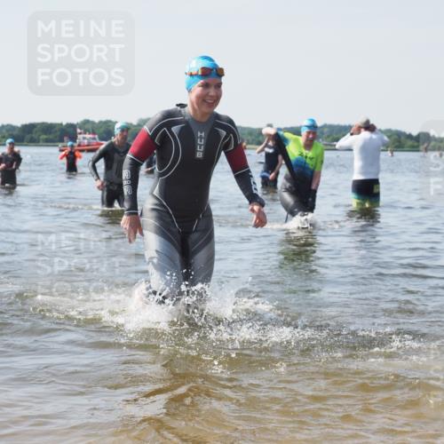 22.06.2025 - Viking Triathlon KatJ http://msf.ph/oto/8120925 22.06.2025 10:49:32 Schwimmen 64, 256, 263, 321, 453 meine-sportfotos.de