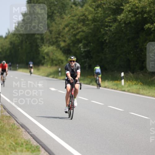 22.06.2025 - Viking Triathlon Yannick Fuchs http://msf.ph/oto/8120933 22.06.2025 11:47:46 Radfahren 106, 292 meine-sportfotos.de