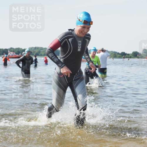 22.06.2025 - Viking Triathlon KatJ http://msf.ph/oto/8120944 22.06.2025 10:49:33 Schwimmen 64, 256, 263, 321, 453 meine-sportfotos.de