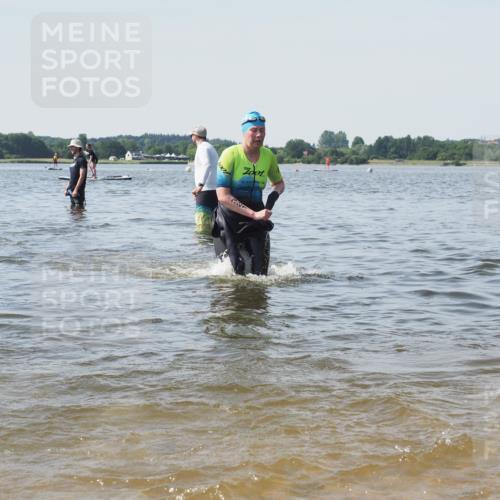 22.06.2025 - Viking Triathlon KatJ http://msf.ph/oto/8120949 22.06.2025 10:49:34 Schwimmen 256, 263, 321, 453 meine-sportfotos.de
