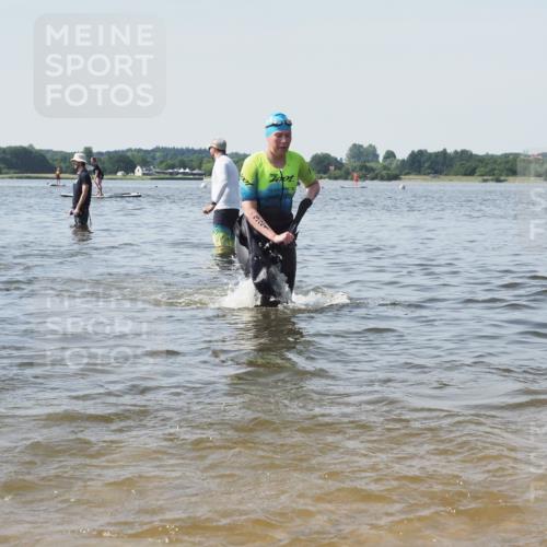 22.06.2025 - Viking Triathlon KatJ http://msf.ph/oto/8120957 22.06.2025 10:49:34 Schwimmen 256, 263, 321, 453 meine-sportfotos.de