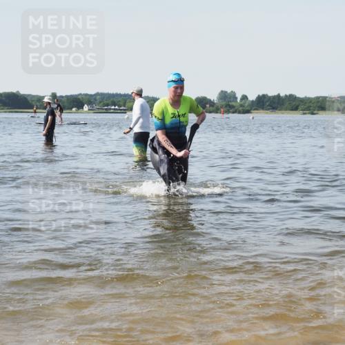 22.06.2025 - Viking Triathlon KatJ http://msf.ph/oto/8120963 22.06.2025 10:49:34 Schwimmen 256, 263, 321, 453 meine-sportfotos.de