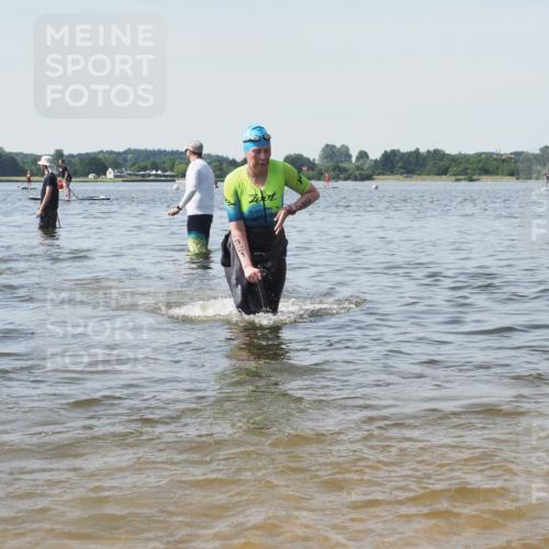 22.06.2025 - Viking Triathlon KatJ http://msf.ph/oto/8120975 22.06.2025 10:49:35 Schwimmen 256, 263, 321, 453 meine-sportfotos.de