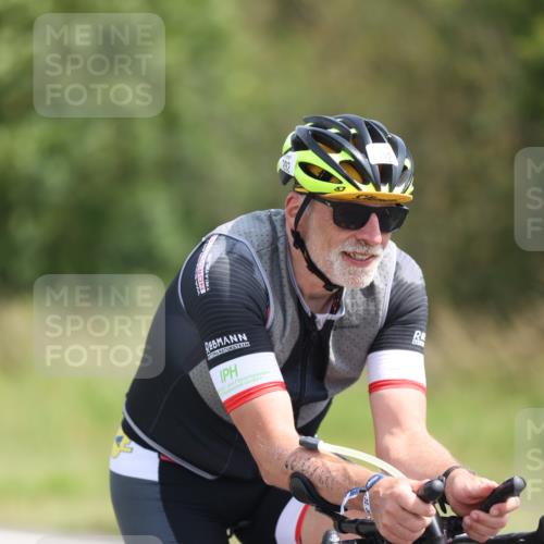 22.06.2025 - Viking Triathlon Yannick Fuchs http://msf.ph/oto/8120979 22.06.2025 11:47:49 Radfahren 106, 292, 415 meine-sportfotos.de