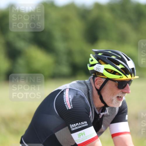 22.06.2025 - Viking Triathlon Yannick Fuchs http://msf.ph/oto/8120994 22.06.2025 11:47:50 Radfahren 106, 292, 415 meine-sportfotos.de