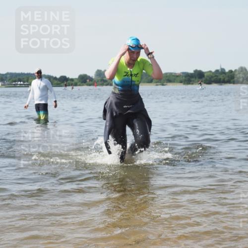 22.06.2025 - Viking Triathlon KatJ http://msf.ph/oto/8120997 22.06.2025 10:49:36 Schwimmen 256, 263, 321, 453 meine-sportfotos.de