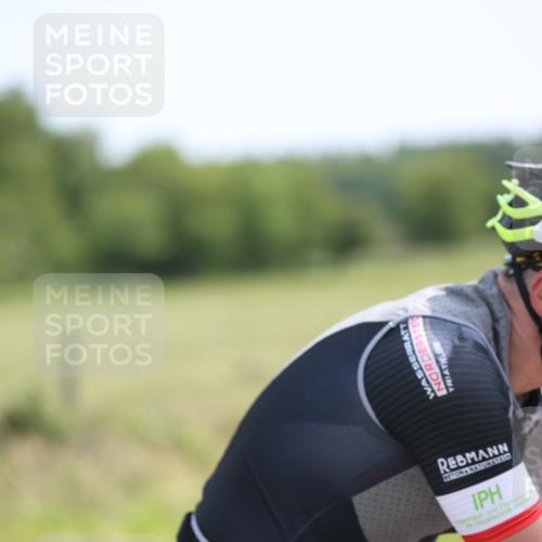 22.06.2025 - Viking Triathlon Yannick Fuchs http://msf.ph/oto/8121000 22.06.2025 11:47:50 Radfahren 106, 292, 415 meine-sportfotos.de