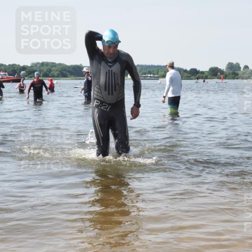 22.06.2025 - Viking Triathlon KatJ http://msf.ph/oto/8121004 22.06.2025 10:49:39 Schwimmen 263, 321, 453 meine-sportfotos.de