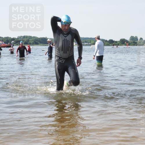 22.06.2025 - Viking Triathlon KatJ http://msf.ph/oto/8121010 22.06.2025 10:49:39 Schwimmen 263, 321, 453 meine-sportfotos.de