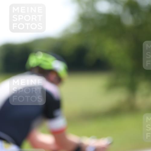 22.06.2025 - Viking Triathlon Yannick Fuchs http://msf.ph/oto/8121013 22.06.2025 11:47:50 Radfahren 106, 292, 415 meine-sportfotos.de