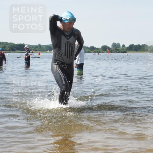 22.06.2025 - Viking Triathlon KatJ http://msf.ph/oto/8121018 22.06.2025 10:49:40 Schwimmen 263, 321, 453 meine-sportfotos.de