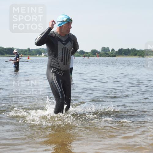 22.06.2025 - Viking Triathlon KatJ http://msf.ph/oto/8121027 22.06.2025 10:49:40 Schwimmen 263, 321, 453 meine-sportfotos.de
